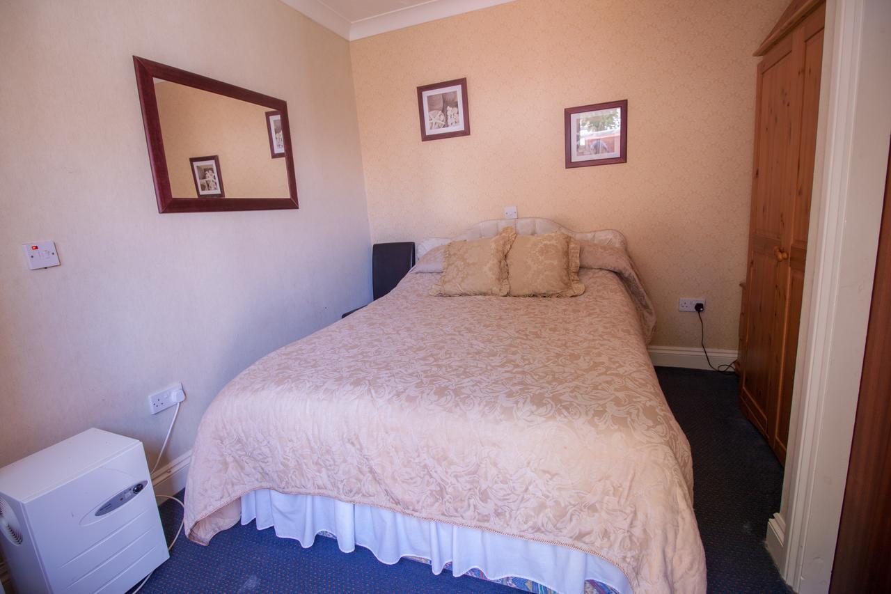 Raynscourt Lodge Great Yarmouth Exteriör bild