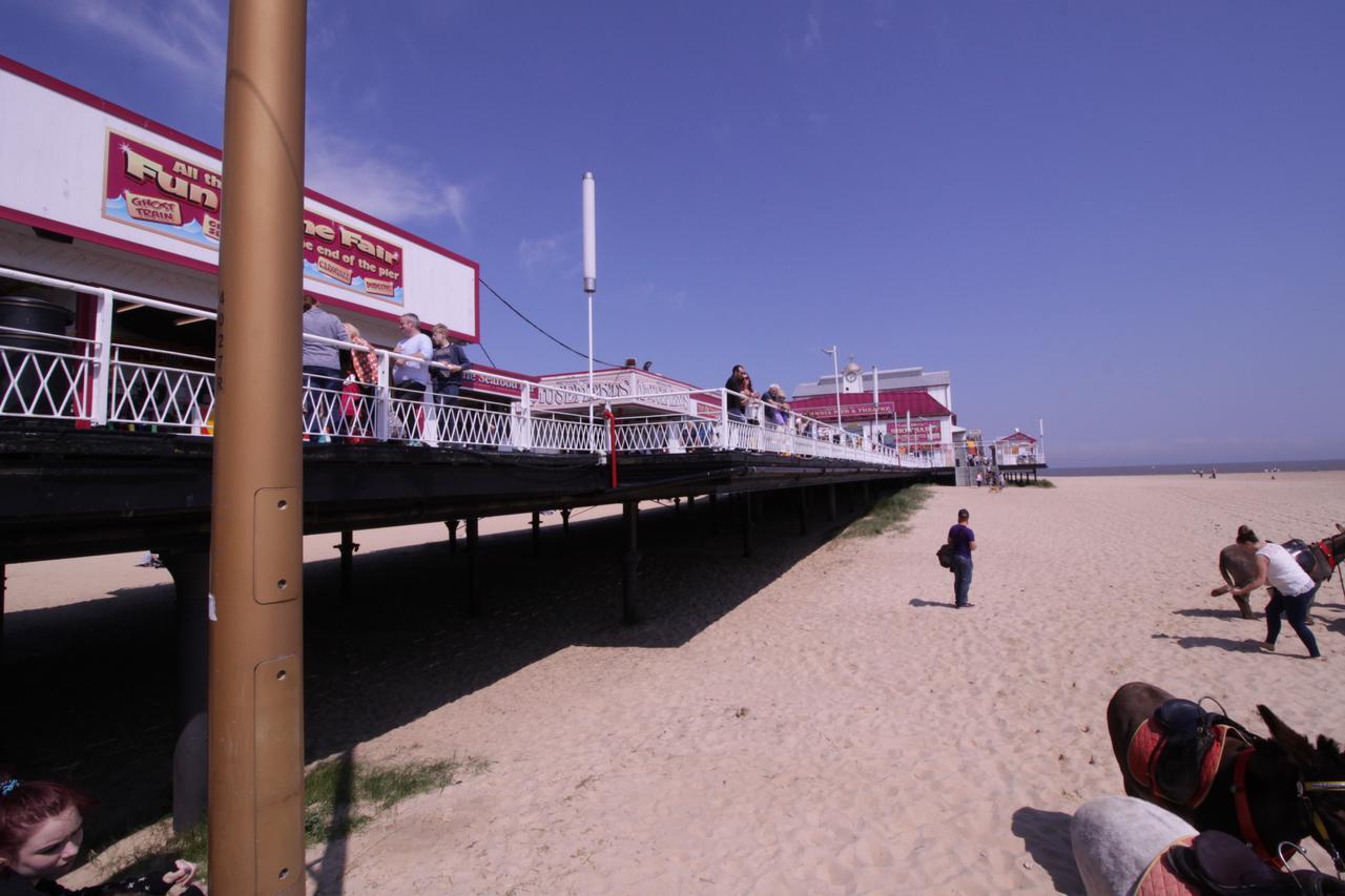 Raynscourt Lodge Great Yarmouth Exteriör bild